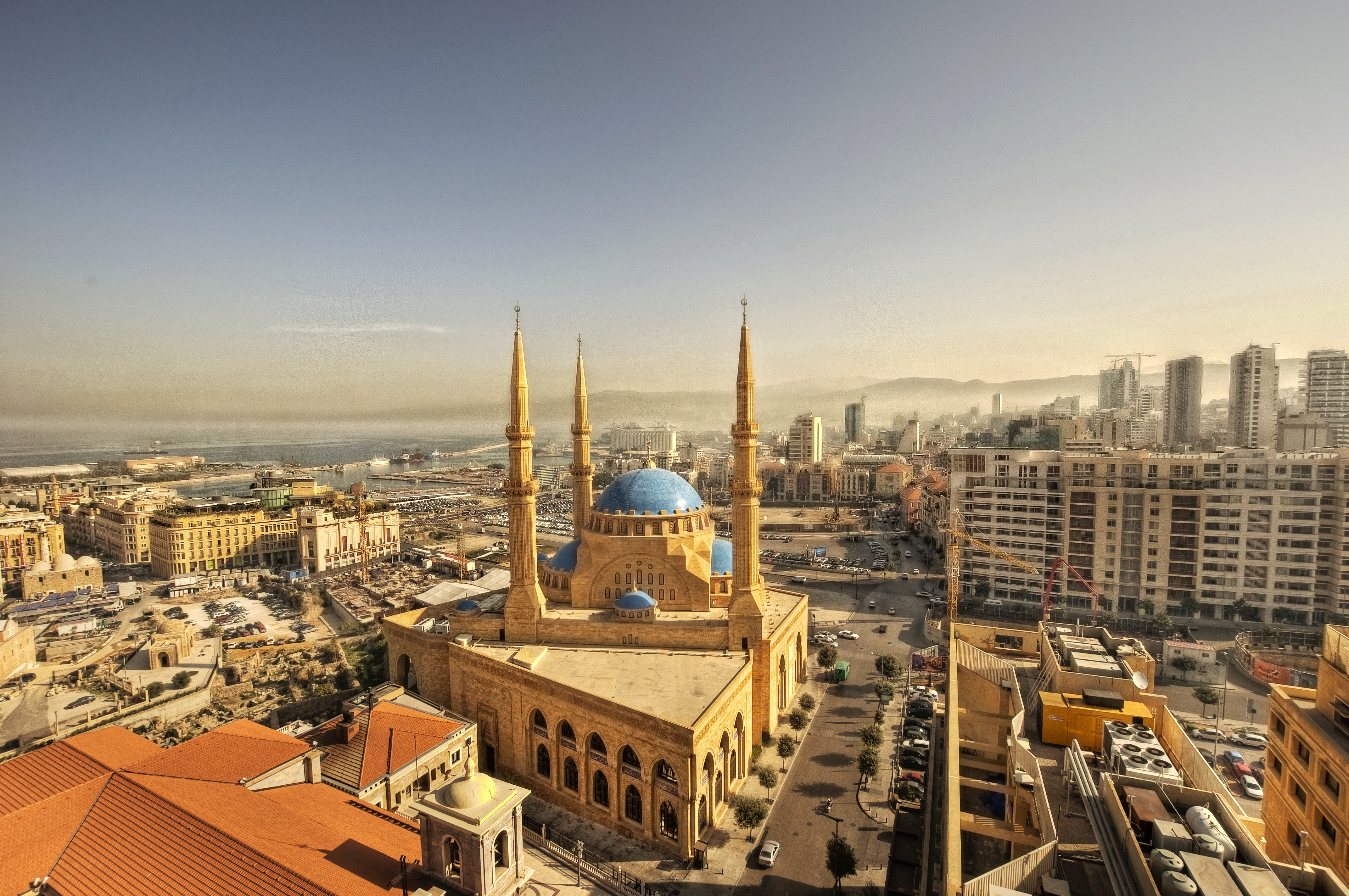 Beirut downtown cityscape and Mohammad al-Amin mosque Featured image