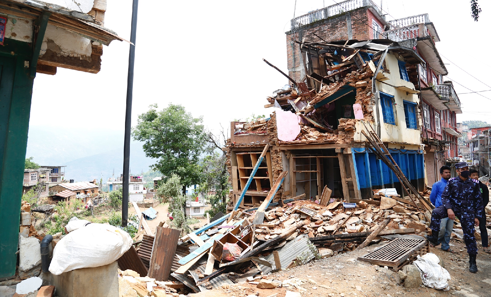 Collapsed buildings in earthquake-hit Chautara, Nepal. Photo credit: DFID@flickr