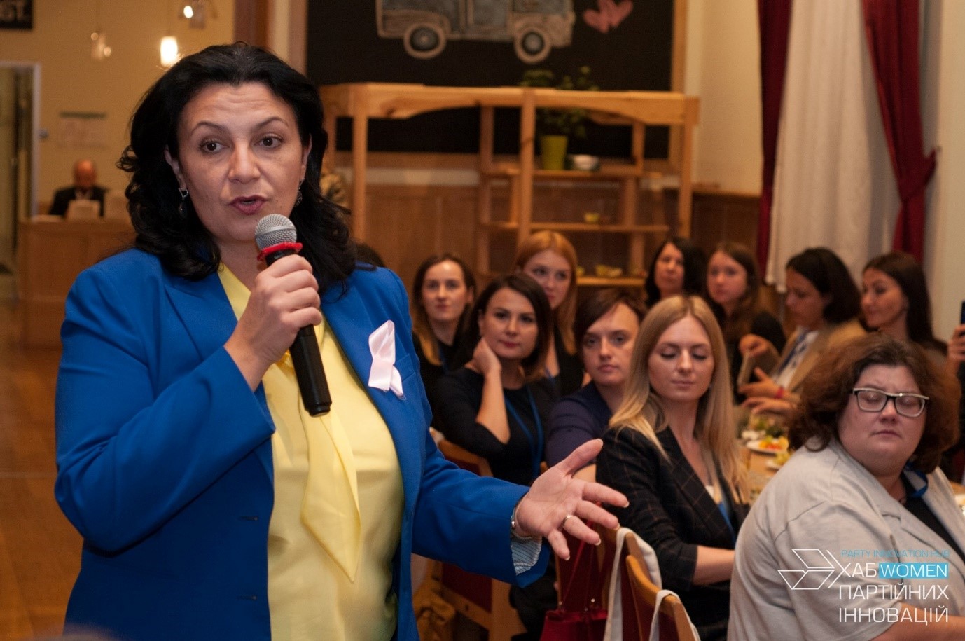 Ivanna Klympush-Tsintsadze, former vice prime minister for European and Euro-Atlantic integration, speaking with participants of the Party Innovations Hub Women, held in October 2019. Photo credit: International IDEA